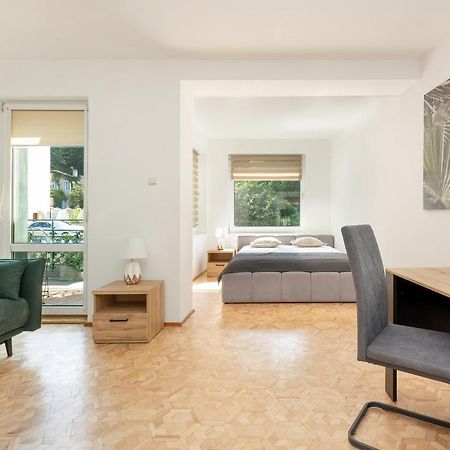 Bright & Spacious Family Apartment In Miedzyzdroje With Parking And 3 Balconies By Noclegi Renters Buitenkant foto