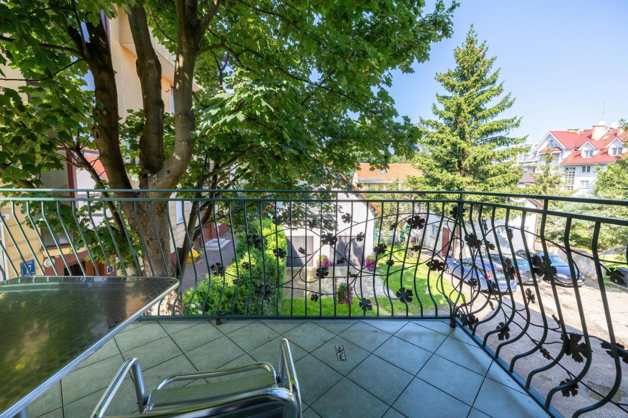 Bright & Spacious Family Apartment In Miedzyzdroje With Parking And 3 Balconies By Noclegi Renters Buitenkant foto
