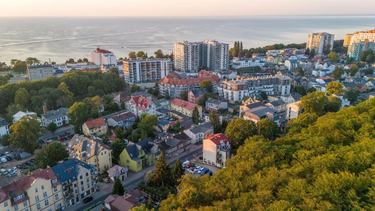 Bright & Spacious Family Apartment In Miedzyzdroje With Parking And 3 Balconies By Noclegi Renters Buitenkant foto